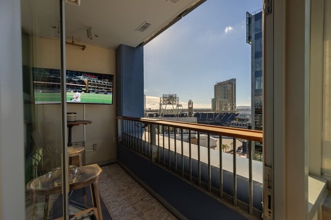 Building Photo - Live Above the Action — 14th-Floor ICON Condo with Petco Park Views