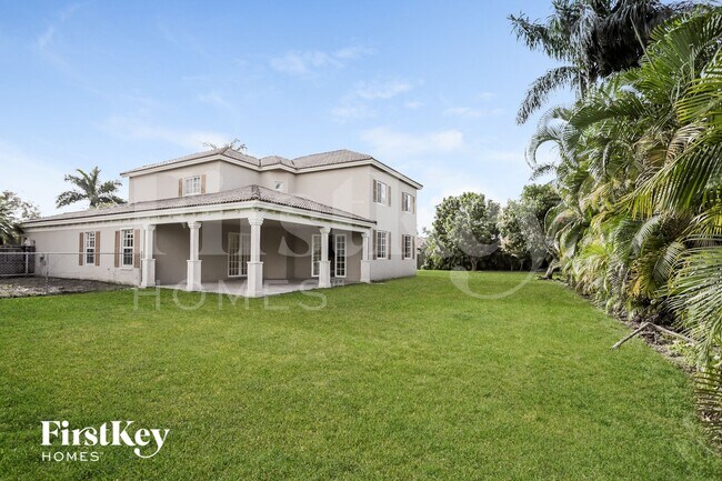 Building Photo - 32152 SW 204th Ct