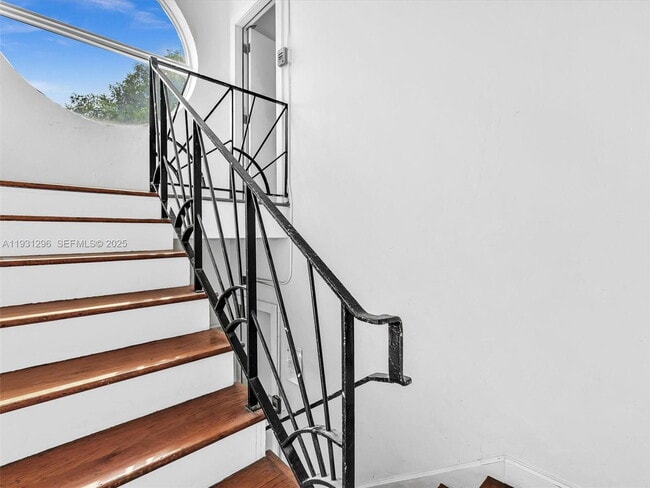 Building Photo - 1009 Meridian Ave