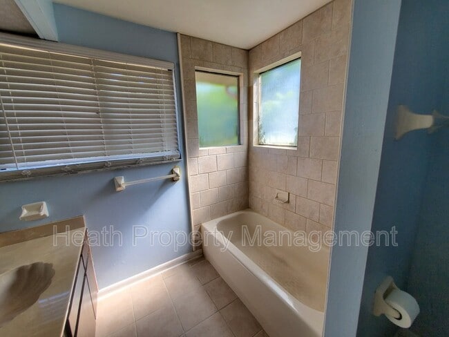 Building Photo - 4624 Landscape Dr