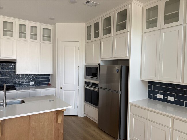 Building Photo - 16518 Texas Hill Country Rd
