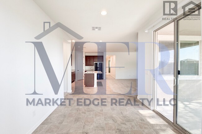 Building Photo - 3Bed/2Bath Home w/3 Car Gar in Casa Grande...