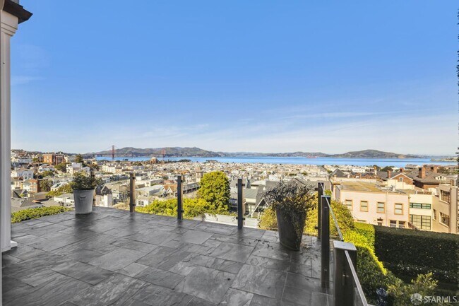 Building Photo - 2336 Broadway