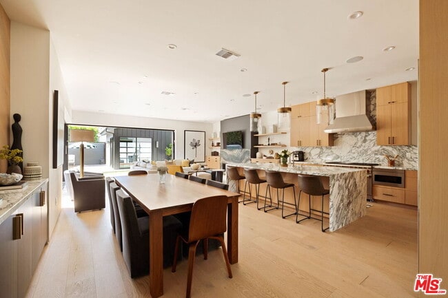 Building Photo - 2137 Glyndon Ave