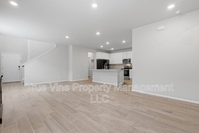 Building Photo - 3434 Hacienda Wy