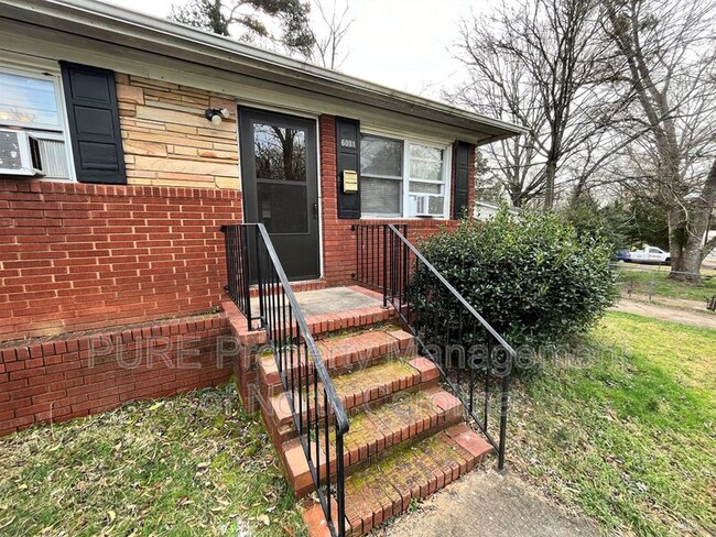 Primary Photo - 6001 Ingleside Dr