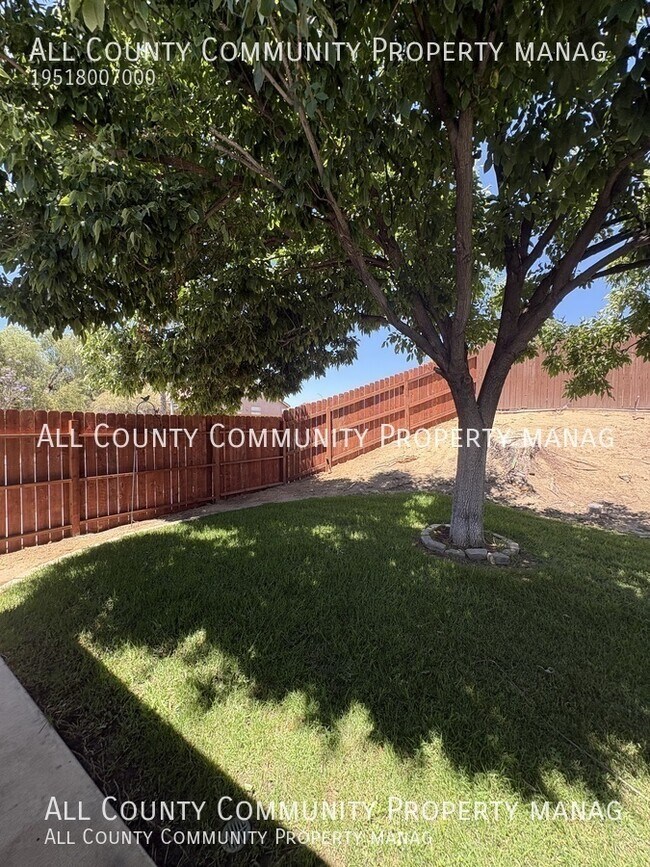 Building Photo - 39560 Bonaire Way
