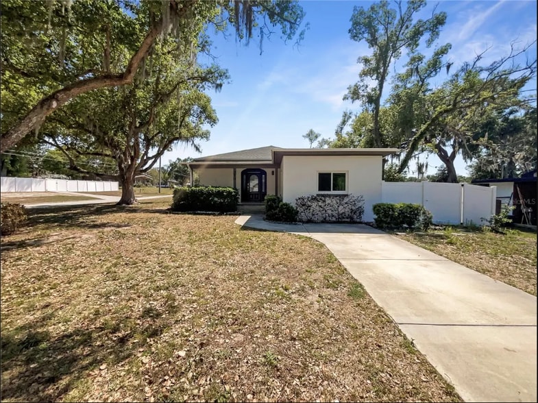 Building Photo - 370 E Waldo St