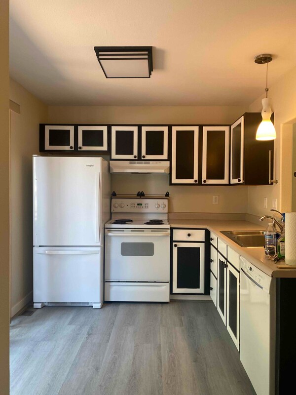 Building Photo - 930 W 133rd Cir