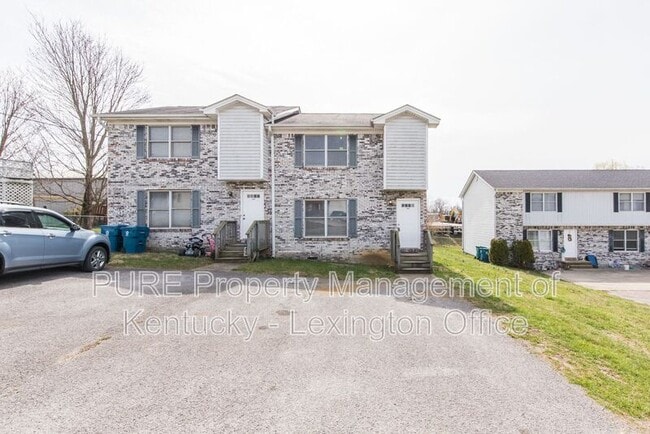 Primary Photo - 304 Pigeon Ct