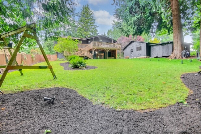 Building Photo - Stunning Home in Lake Stevens