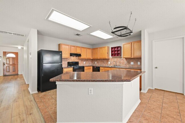 Building Photo - 11140 Currin Ln