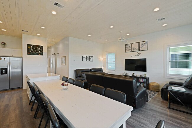 Building Photo - 5497 TX-361
