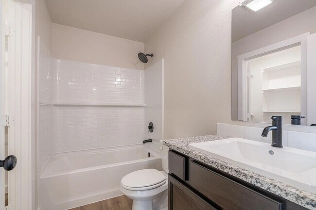 Building Photo - PRE-LEASING for JULY MOVE-IN - Charming 3 Bedroom Home