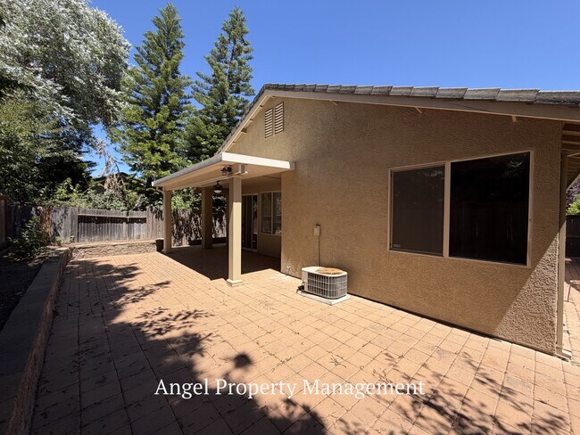 Building Photo - 10101 E Taron Dr