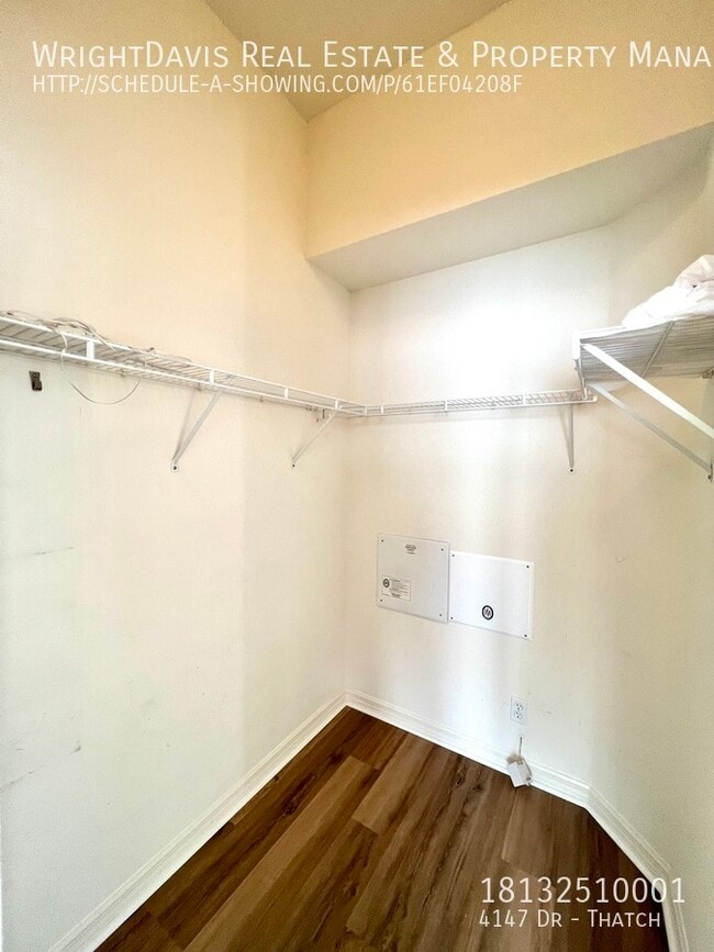 Building Photo - Large townhome at Sabal Pointe!