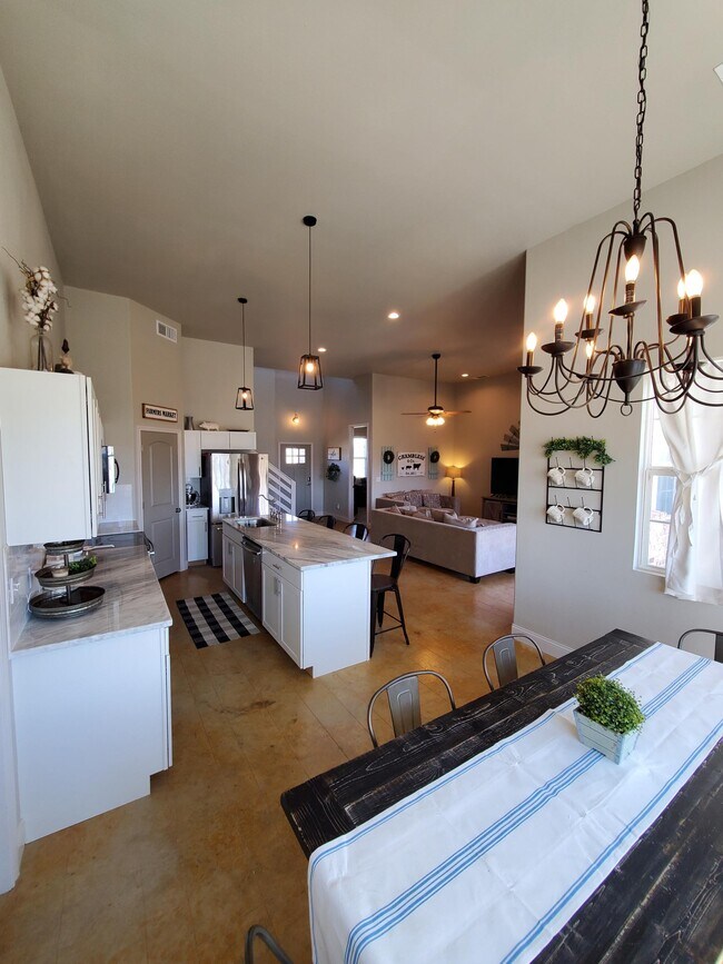 Building Photo - 7101 Kc Ranch Ct