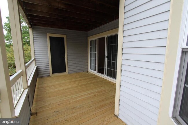 Building Photo - 110 Biscayne Ct