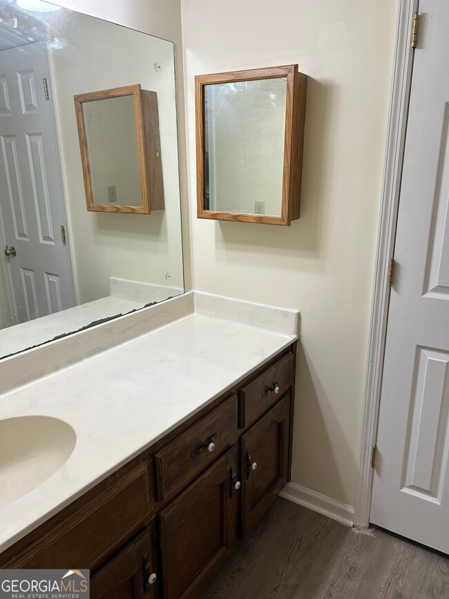 Building Photo - 250 Cleveland Rd