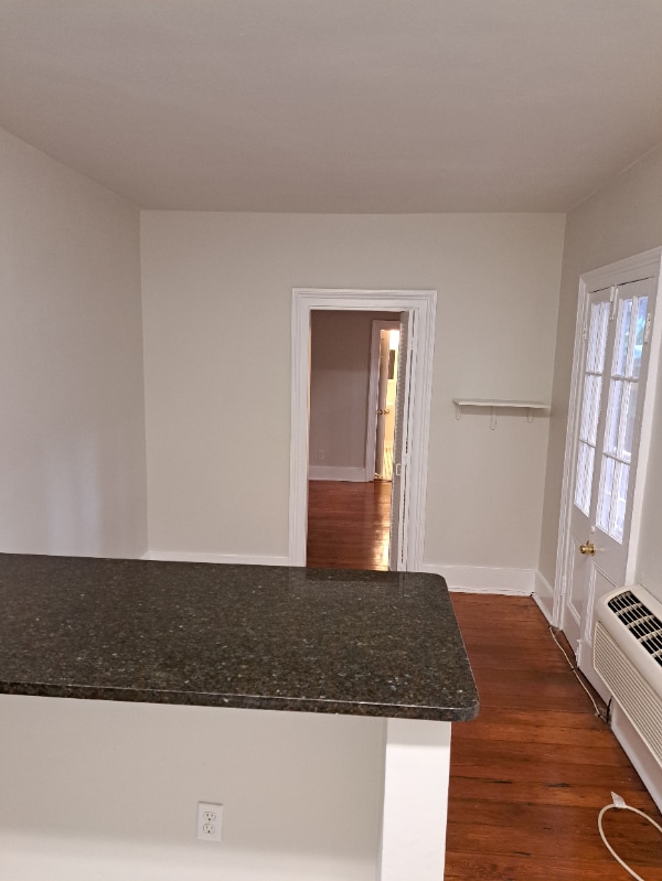 Building Photo - 514 Madison St