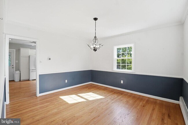 Building Photo - 2913 Cleave Dr