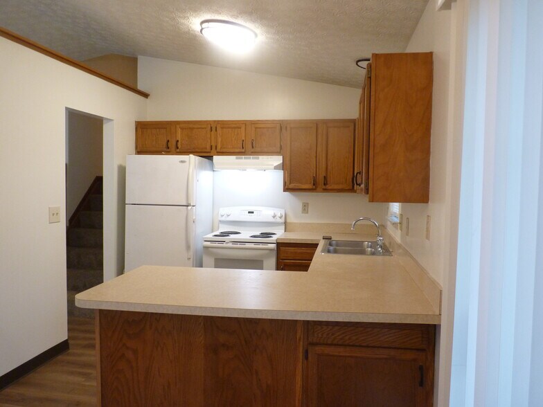 Kitchen with appliances - 8354 Waco Ln