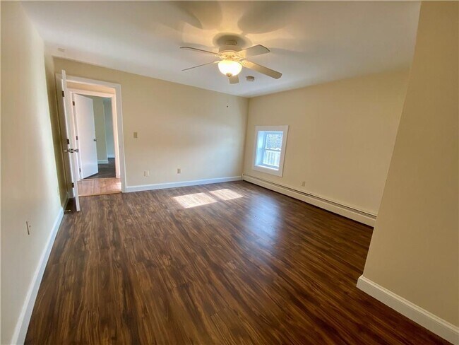 Building Photo - 16 Clearview Ave