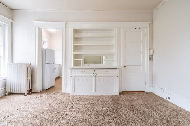 Floorplan - Avenue Building: Centrally located in University District!