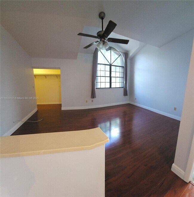 Building Photo - 10194 SW 137th Ct