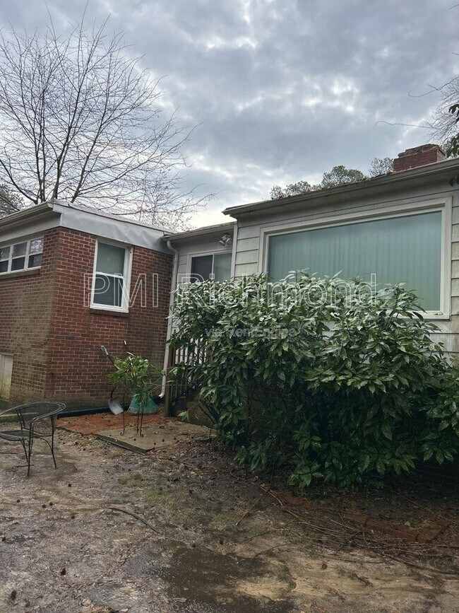 Building Photo - 915 Northampton Rd