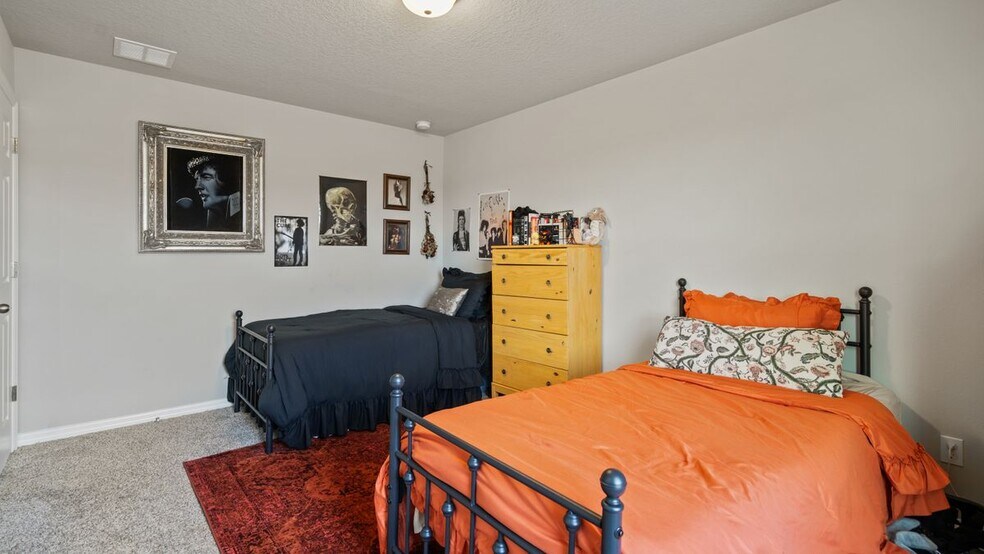 Building Photo - 5291 Meredrew Ln