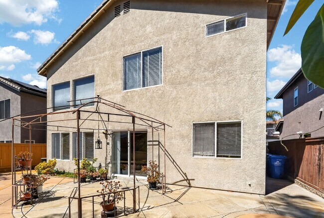 Building Photo - 10009 Kika Ct