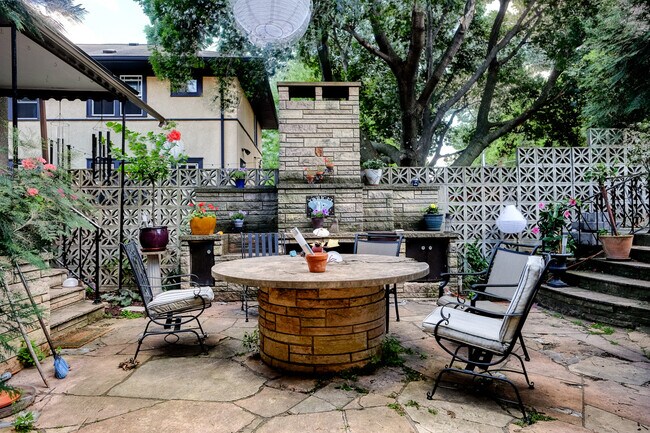 Building Photo - Jager Saratoga