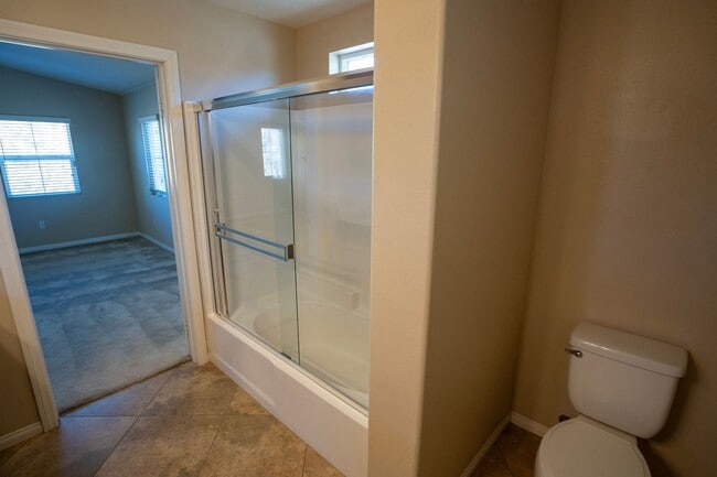 Building Photo - Welcome home to this beautifully designed ...