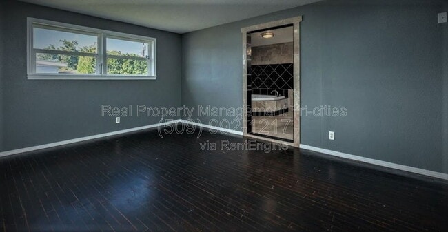 Building Photo - 6504 W Umatilla Ave