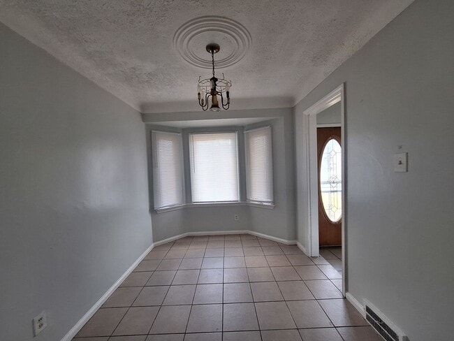 Building Photo - 11243 Roxbury St