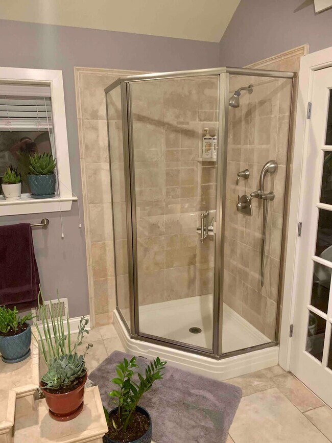 Building Photo - 15 Ferry St