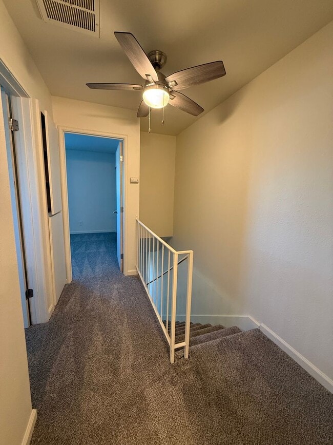 Building Photo - 2 bedroom 1.5 bath condo! Half off 2nd months rent Move in Special!
