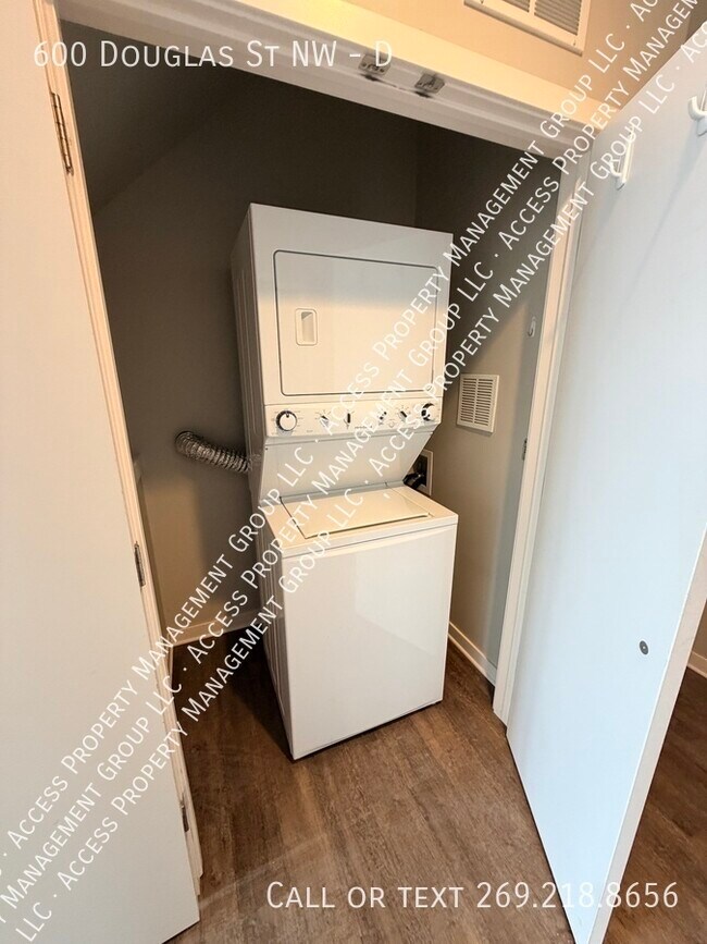 Building Photo - 600 Douglas St NW