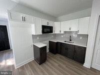 Building Photo - 925 W 3rd St
