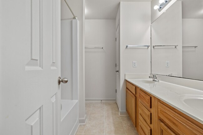 Building Photo - 403 Springwood Dr