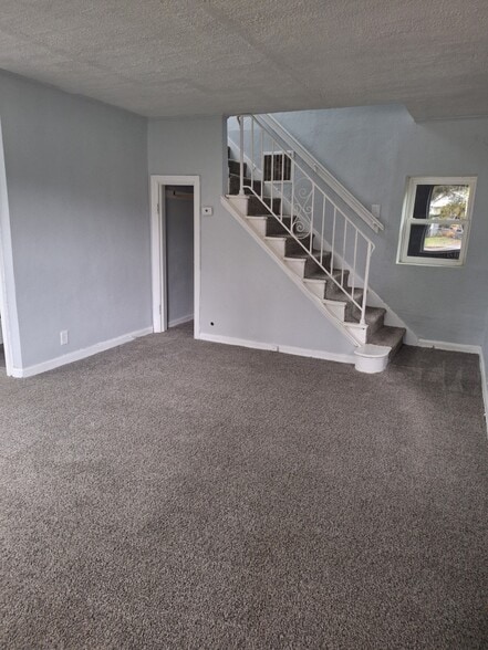 Building Photo - 1613 Jackson Ave