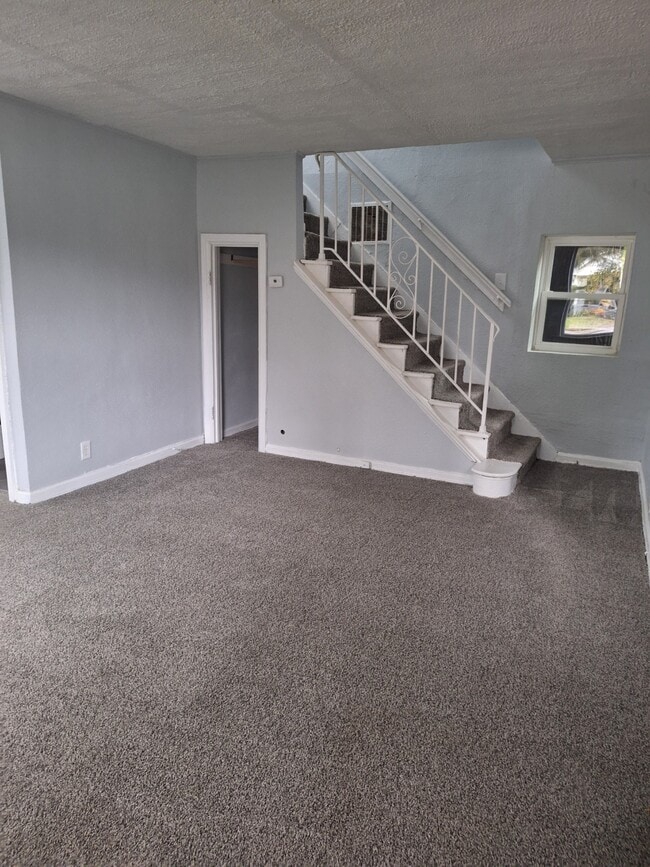 Building Photo - 1613 Jackson Ave