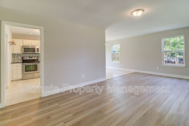 Building Photo - 6232 Murrayville Rd