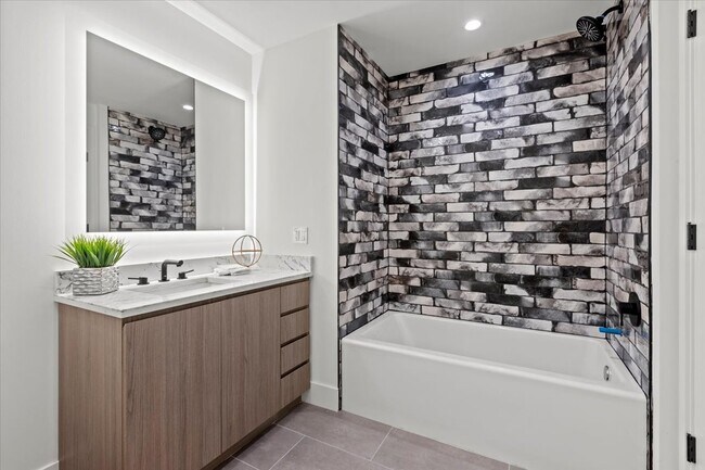 Building Photo - 153 W Ohio St