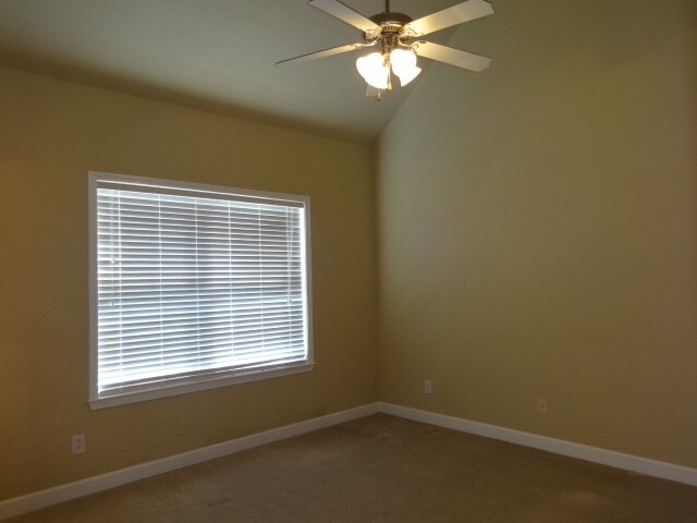 Building Photo - 2271 Dewey Dr