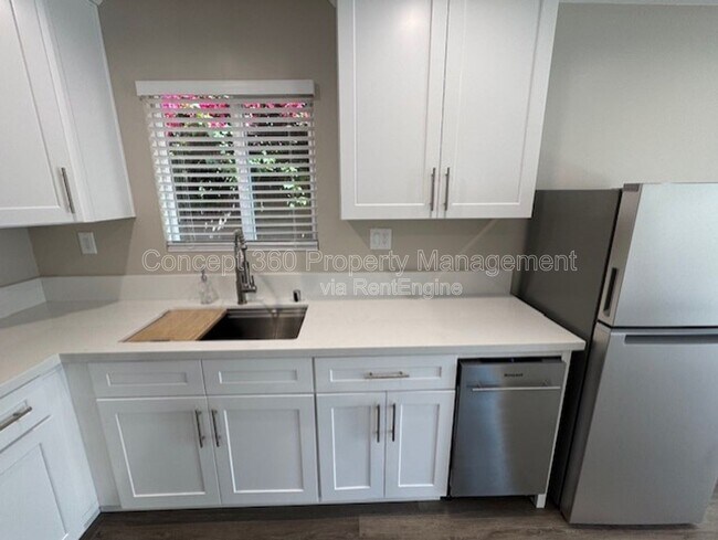 Building Photo - 254 Quincy Ave