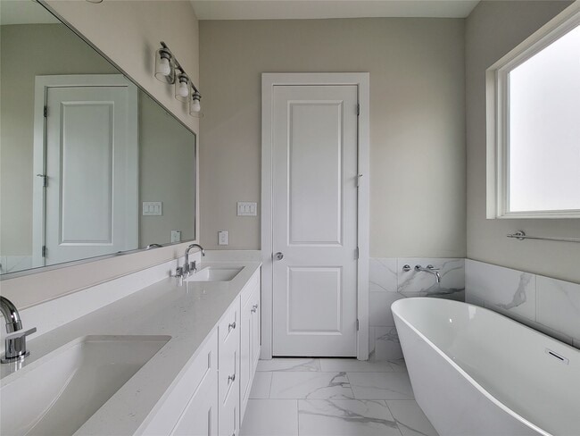 Building Photo - 8316 Curry Rd