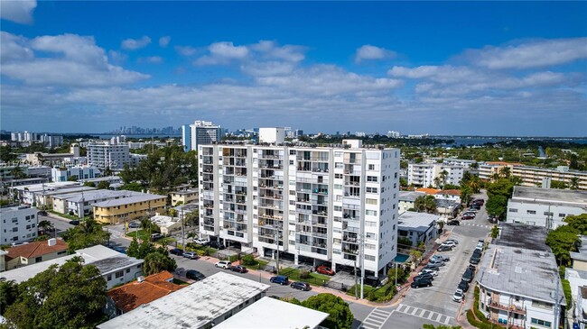 Building Photo - 7850 Byron Ave
