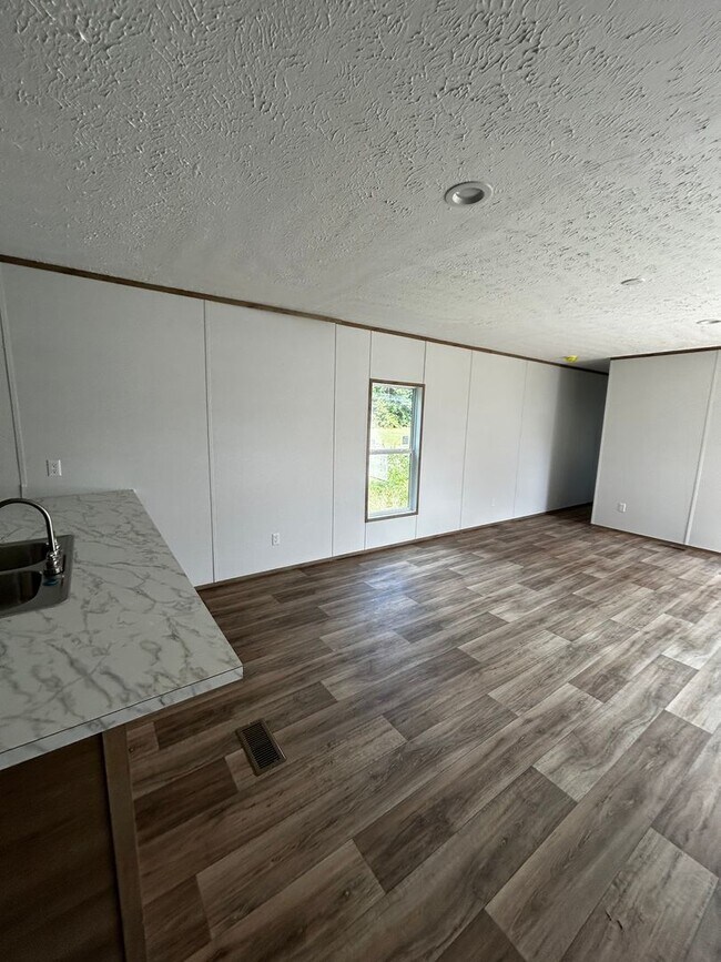 Building Photo - 127 Hubert Blvd